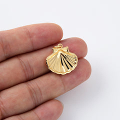 18K Gold Filled Dainty Scallop Shell Charm, ClamPendant, Cockle Shell, Seashell Charms, Beach Inspired Charm Supply, 20x19mm, CP2099