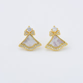 18K Gold Filled 1 pair Mother Of Pearl Gingko Leaf Stud Earrings, Leaf Pearl Earrings, Wedding Earrings, Everyday Earrings, Gift for Her, ER283