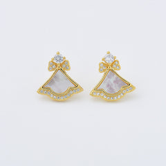 18K Gold Filled 1 pair Mother Of Pearl Gingko Leaf Stud Earrings, Leaf Pearl Earrings, Wedding Earrings, Everyday Earrings, Gift for Her, ER283