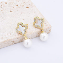 18K Gold Filled 1 Pair Elegant Quatrefoil Clover Earrings, Mother Of Pearl Clover Stud Earrings, Minimalist Wedding Earrings, Gift for Her ER303