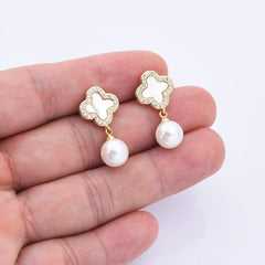 18K Gold Filled 1 Pair Elegant Quatrefoil Clover Earrings, Mother Of Pearl Clover Stud Earrings, Minimalist Wedding Earrings, Gift for Her ER303