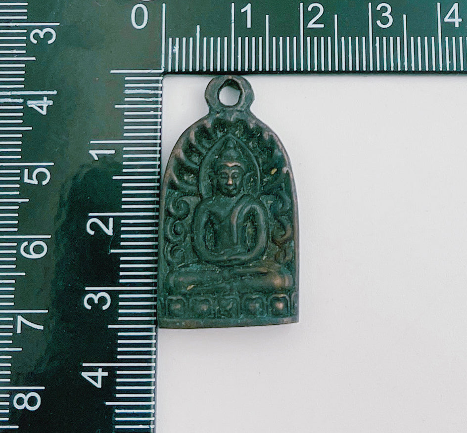 Antique Aged Sitting Buddha Charm, Meditate Buddha Charm, Buddha Amulet Necklace Protection Charm for Religious Jewelry Making, CP1382