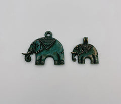 Rustic Gold Elephant Charm, Aged Copper Elephant Charm, Antique Elephant for Bracelet Necklace Jewelry Making Supply, 28/43mm, CP1383