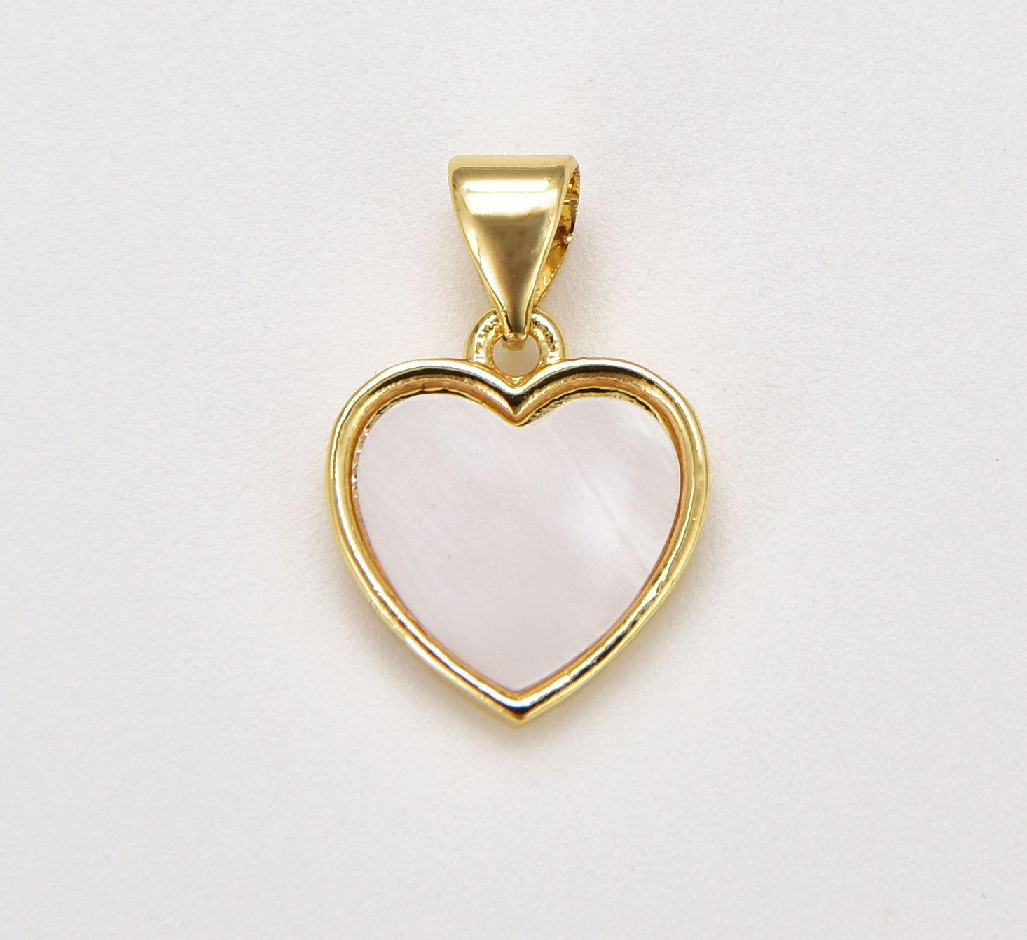 Heart Charm, Mother Of Pearl, 15x13mm Pendant, Dainty Heart Shell Charm in Gold Filled for Necklace Bracelet Jewelry Making, CP1655