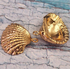 18K Gold Filled Clam Shell Charm, Scallop Pendant, Dainty Shell Charm, Gold Sea Shell Pendant for Bracelet Earring Necklace Component, CP1798