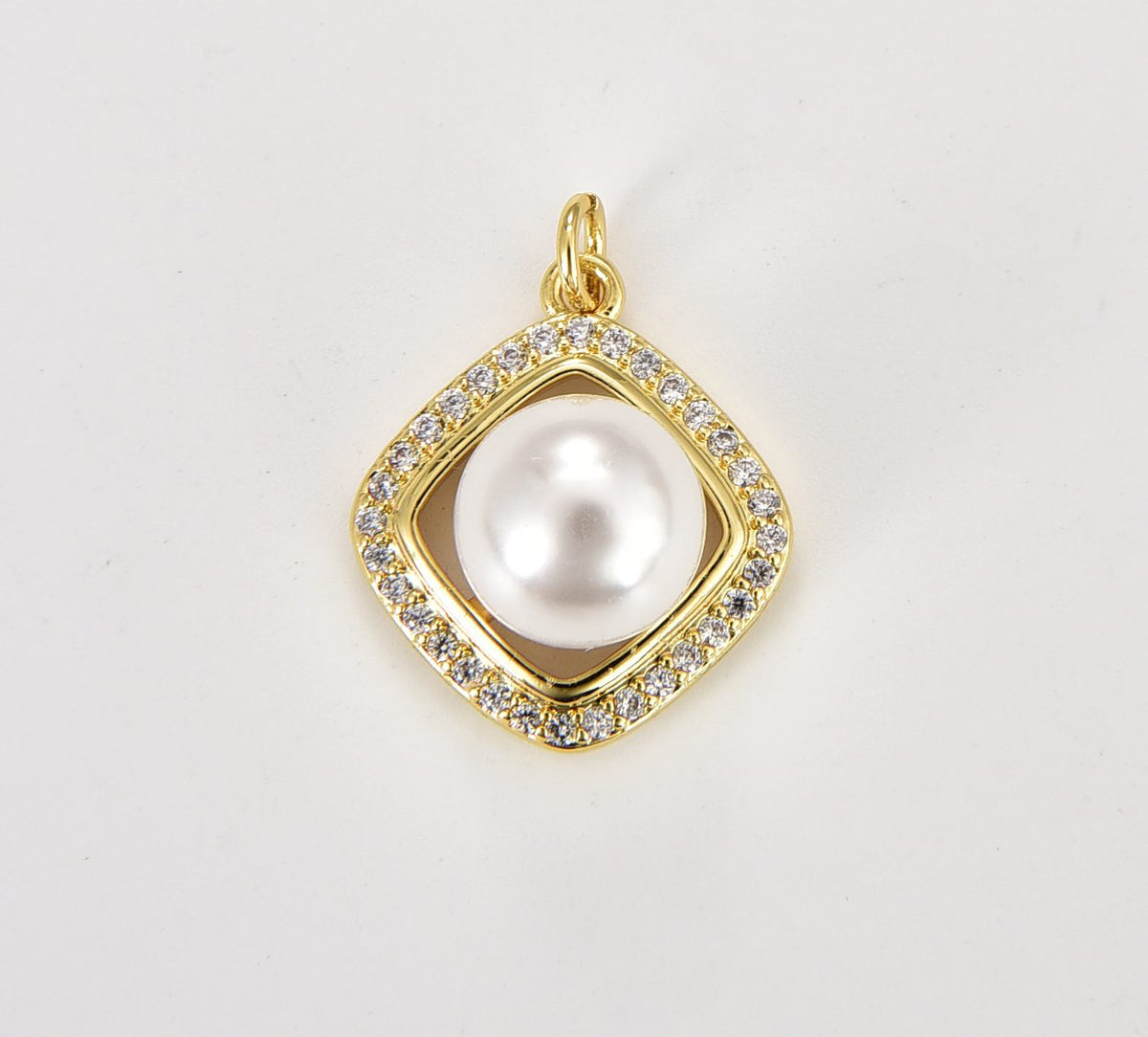 18K Gold Filled Classic Gold Vintage Style Pearl Charm, Diamond Shaped Pendant with Pearl, Minimalist Charm, Bridal Wedding Jewelry, CP1826