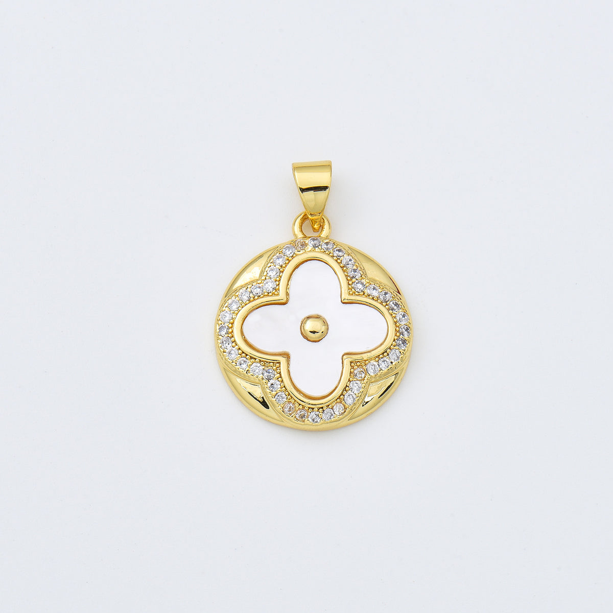 18K Gold Filled Quatrefoil Clover Shell Pearl Charm, Four Leaf Clover Pendant, Mother Of Pearl Lucky Clover for DIY Jewelry Making, CP1982