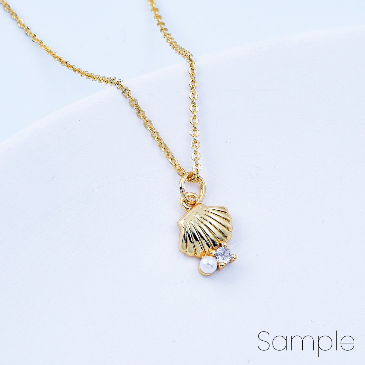 18K Gold Filled Clam Pearl Shell Charm,Tiny Sea Shell Pendant for Bracelet Earring Necklace Component, Summer Beach Charm, 16x10mm, CP2075