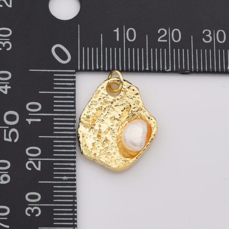 18K Gold Filled Oyster Pearl Charm, Freshwater Pearl Pendant, Ocean Charm, DIY Fashion Jewelry, CP2196
