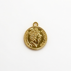 Gold Filled Queen Coin Charm, Embossed Royal Sovereign Portrait Medallion Pendant, Vintage Style Disc, Wholesale Jewelry Making Supply CP808
