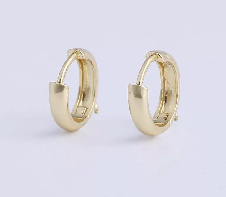 18K Gold Filled Dainty Hoop Earrings Pair, ER154