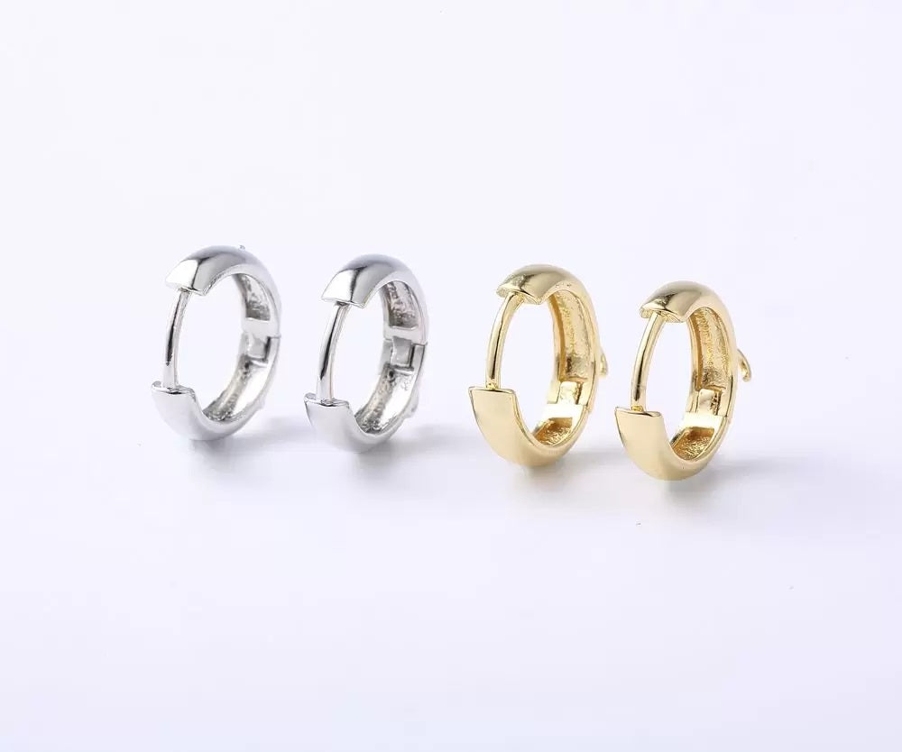 18K Gold Filled Dainty Hoop Earrings Pair, ER154