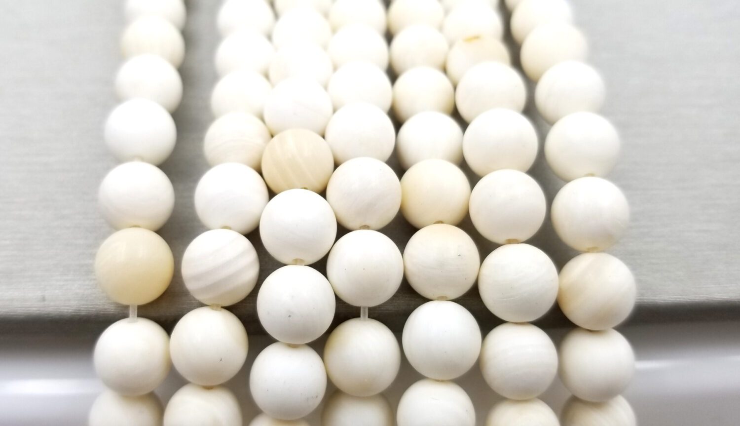 White Round Shell Faceted Beads, GRN055