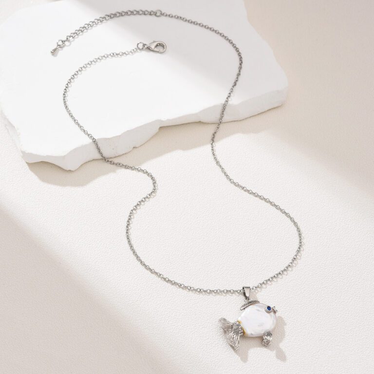 18K Gold Filled Freshwater Pearl Baroque Fish Pendant Necklace, 20″ Fish Necklace, Summer Necklace, Everyday Wear, Gift for Her, NL016